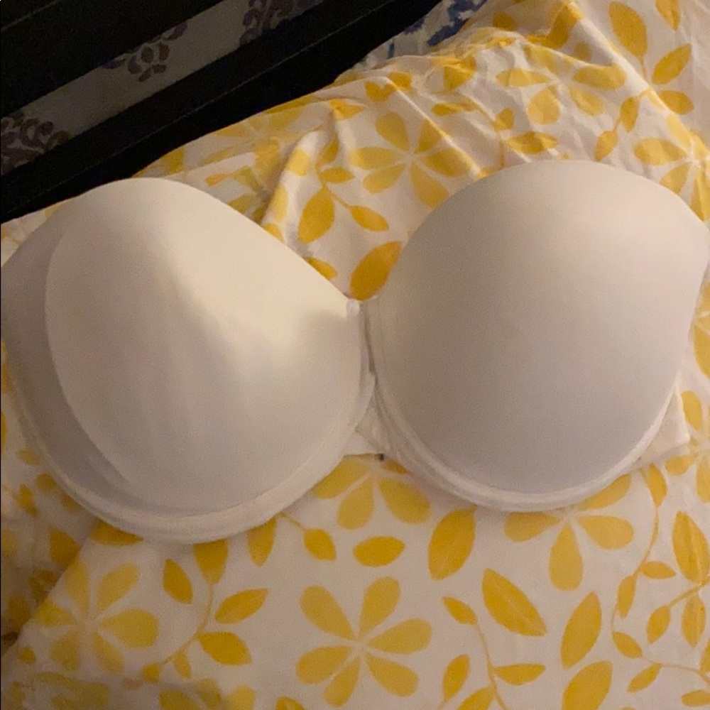 White strapless bra